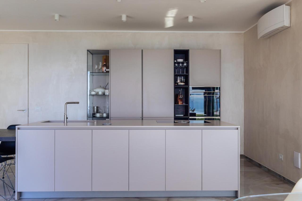 Villa Sabrina Riviera Dei Fiori A Picco Sul Mare Con Piscina Privata ,Wellness & Spa Imperia Bagian luar foto