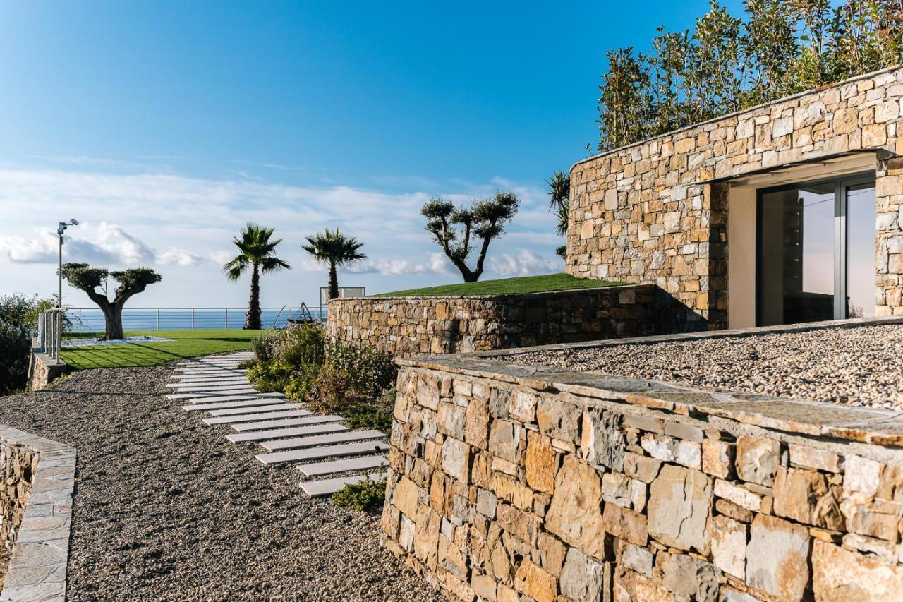Villa Sabrina Riviera Dei Fiori A Picco Sul Mare Con Piscina Privata ,Wellness & Spa Imperia Bagian luar foto