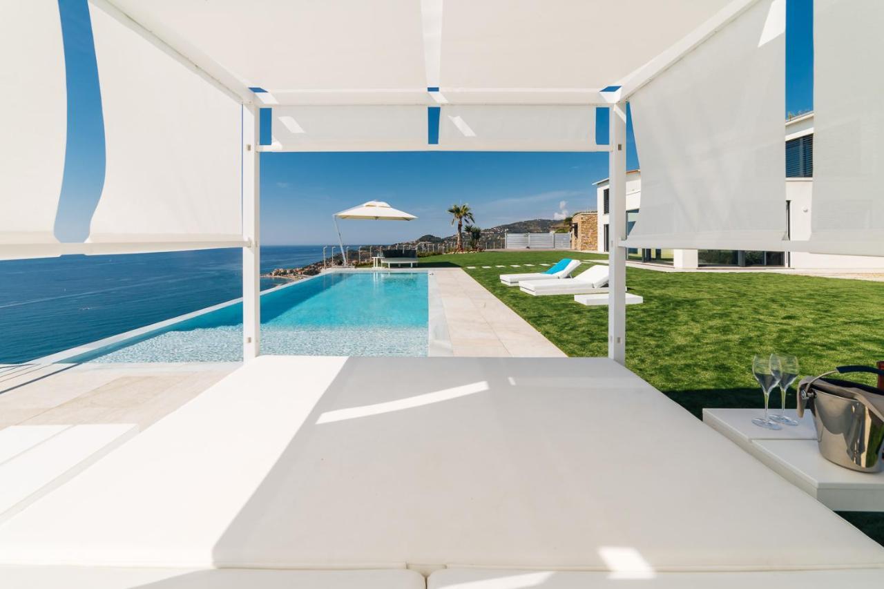 Villa Sabrina Riviera Dei Fiori A Picco Sul Mare Con Piscina Privata ,Wellness & Spa Imperia Bagian luar foto