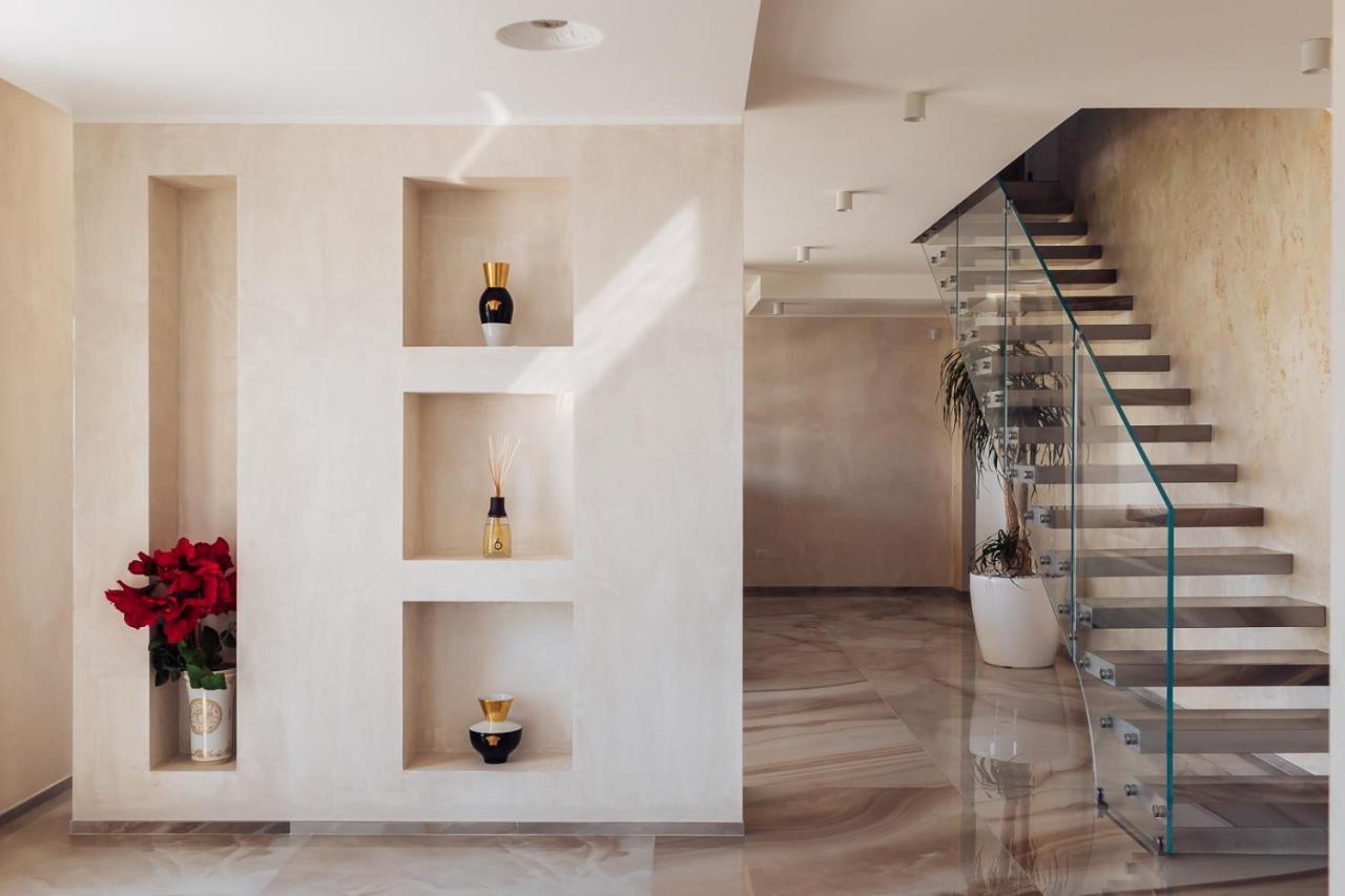 Villa Sabrina Riviera Dei Fiori A Picco Sul Mare Con Piscina Privata ,Wellness & Spa Imperia Bagian luar foto