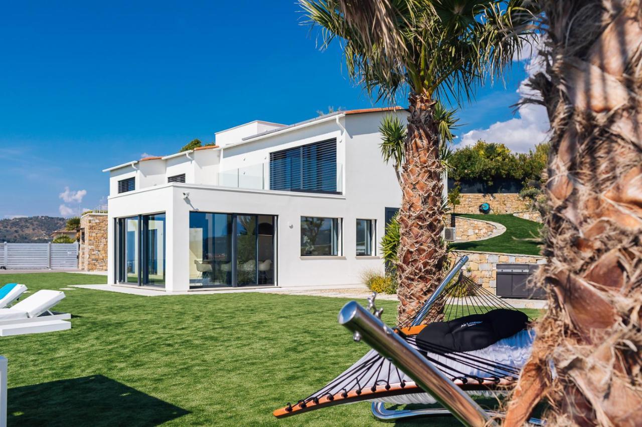 Villa Sabrina Riviera Dei Fiori A Picco Sul Mare Con Piscina Privata ,Wellness & Spa Imperia Bagian luar foto