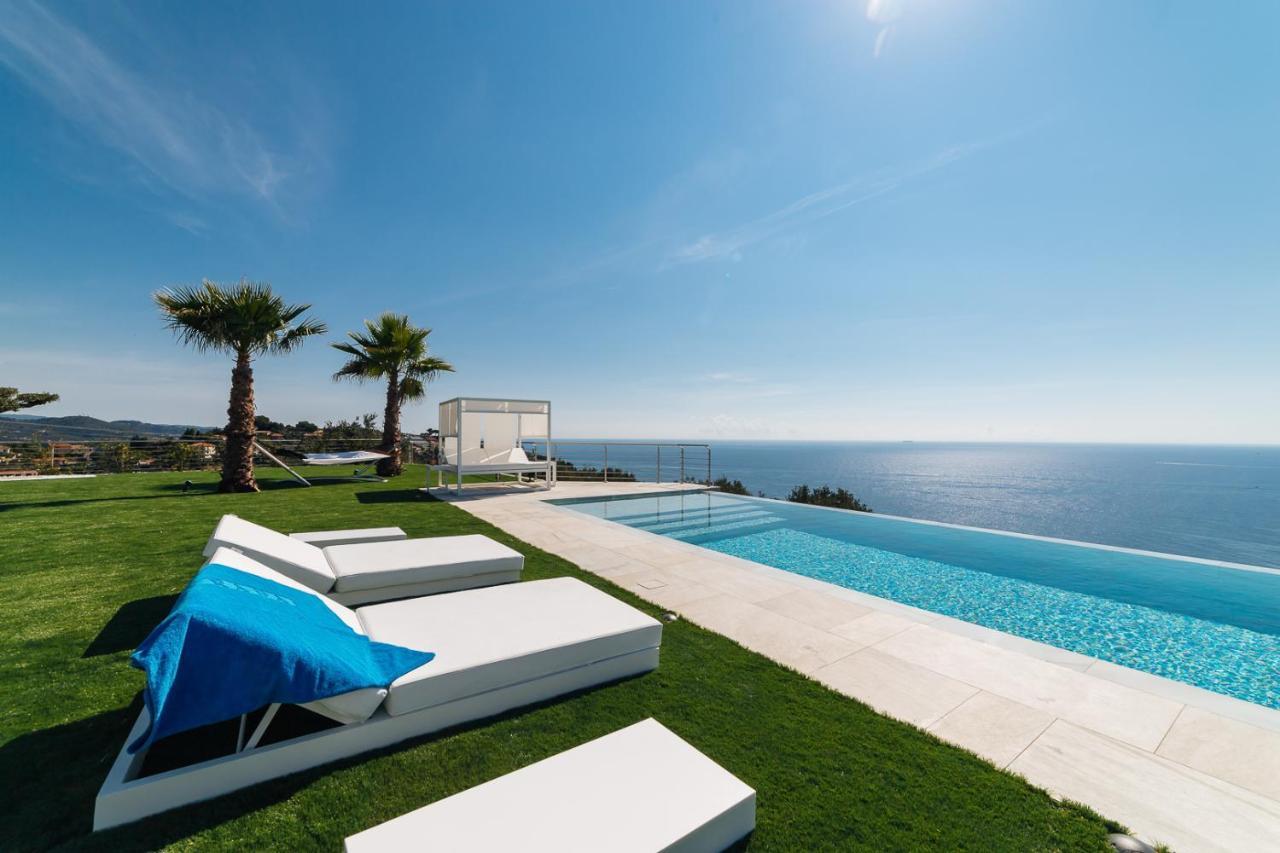 Villa Sabrina Riviera Dei Fiori A Picco Sul Mare Con Piscina Privata ,Wellness & Spa Imperia Bagian luar foto