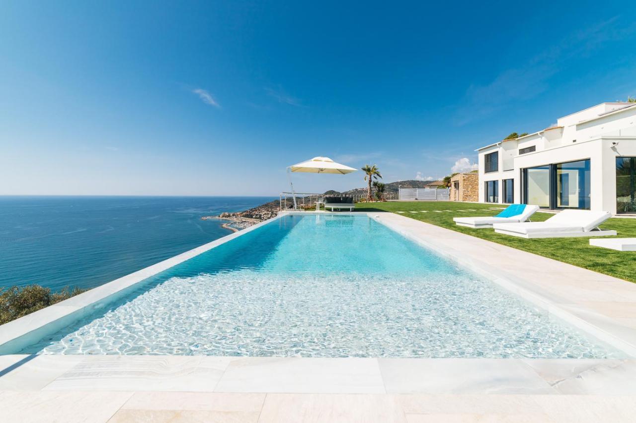 Villa Sabrina Riviera Dei Fiori A Picco Sul Mare Con Piscina Privata ,Wellness & Spa Imperia Bagian luar foto